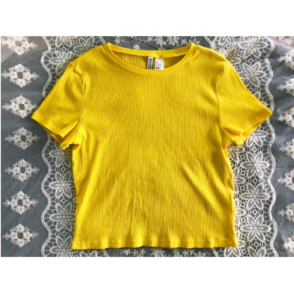 Divided ribbed tee